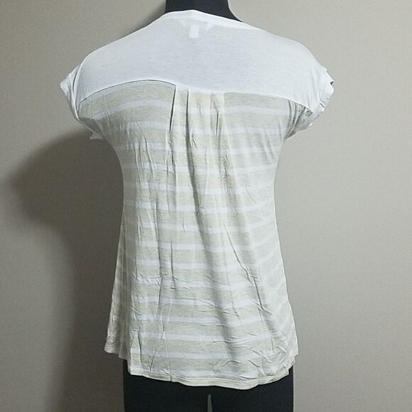 Charming Charlie Cream & White Short Sleeve Tee (S) - Picture 2 of 4